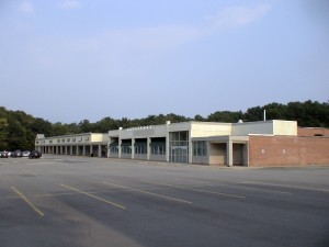 Framingham, MA - Nobscot Shopping Center / Countryfare Star Market, vacant property, September 2011