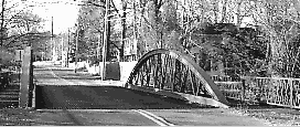 photo: Main Street Bridge, Framingham, MA (USA)